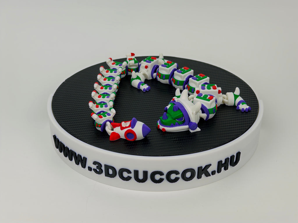 Buzz Lightyear inspirálta fehér-zöld-lila sárkány űrruhát idéző mintákkal